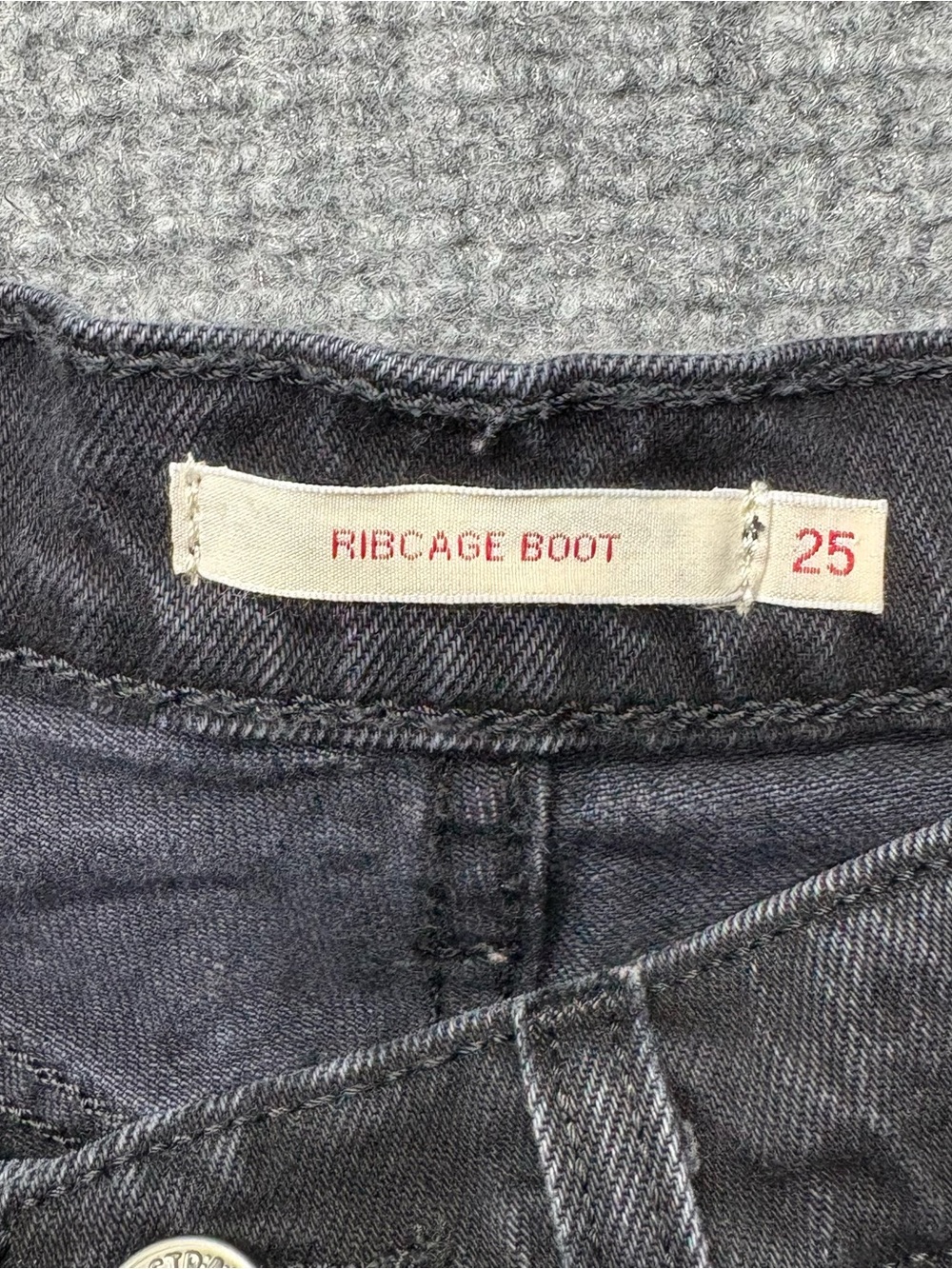 Levis Premium Jeans Womens 25x33 Black Ribcage Boot Button Fly Big E - Picture 5 of 16